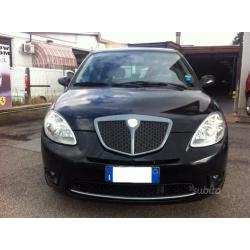 Lancia Ypsilon 1.3 MJT 90 CV Argento Blue&Me " TA