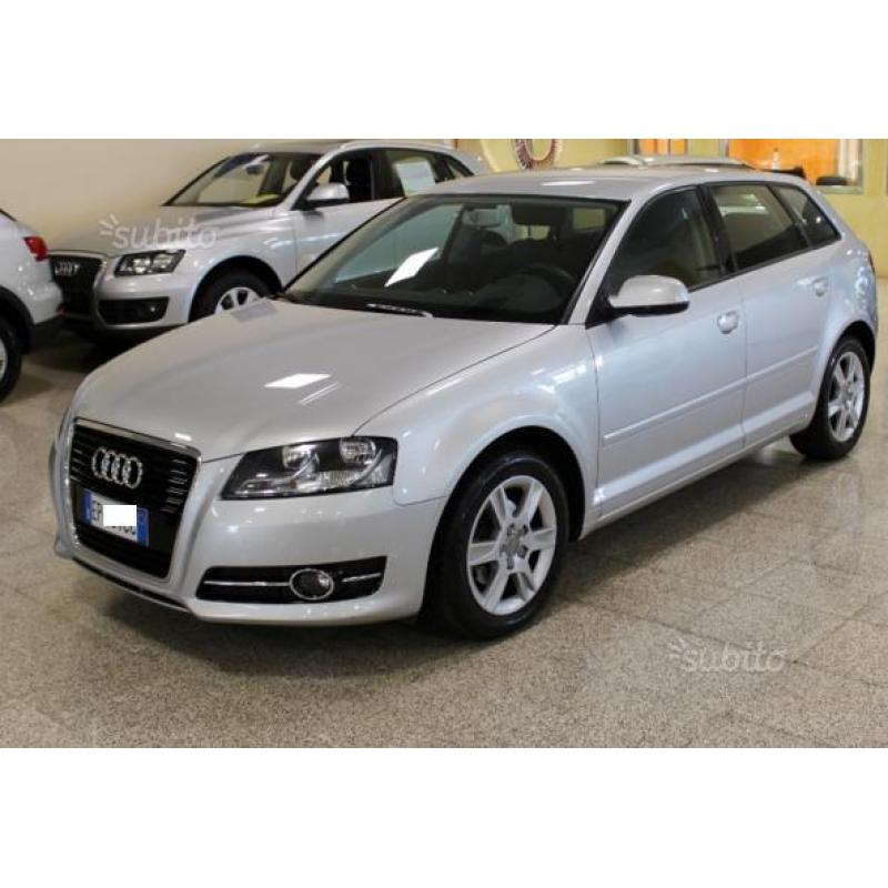 Audi a3 1.6 tdi 105cv attraction 2013