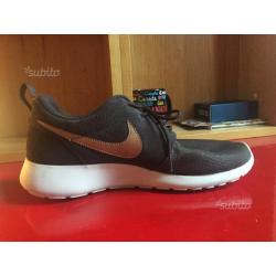 Nike Rosherun Marroni Originali