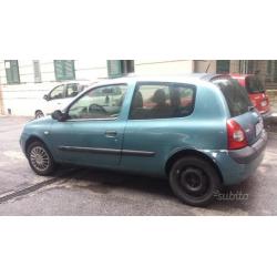 RENAULT Clio 1.2 16V cat 3 porte Confort Dynamiq