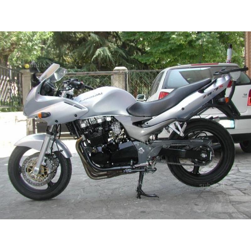 Kawasaki ZR 7S