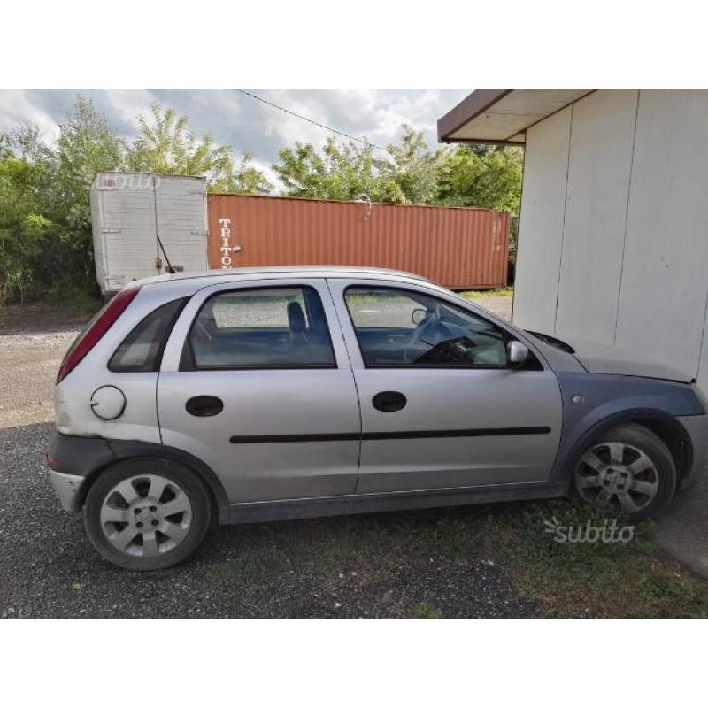 Opel corsa c 3 serie