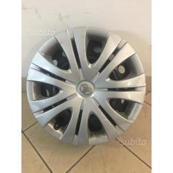 Cerchi in ferro + copri cerchi Toyota 16"