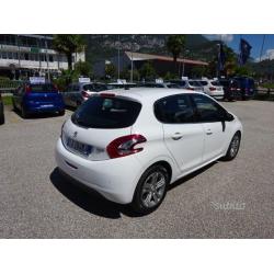 Peugeot 208 1.6 e-HDi 92 CV Stop&Start