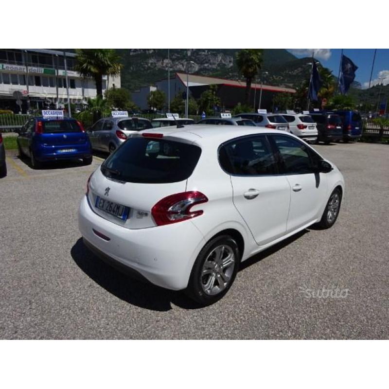 Peugeot 208 1.6 e-HDi 92 CV Stop&Start