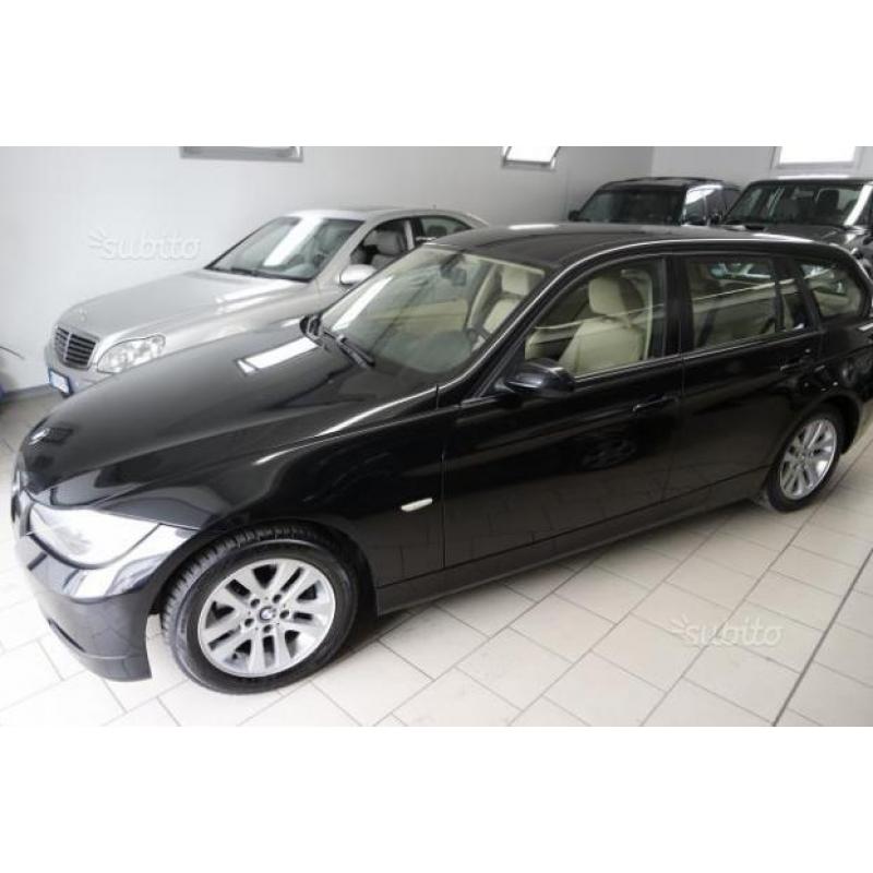 BMW Serie 320i swTouring metano - 2006