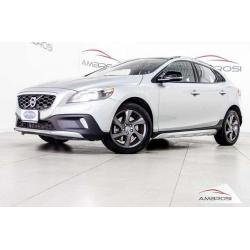 VOLVO V40 Cross Country MOMENTUM D3 150 CV GEART