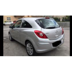 Opel Corsa 1.2 Anno 09 M-Cosmo Pack Sport