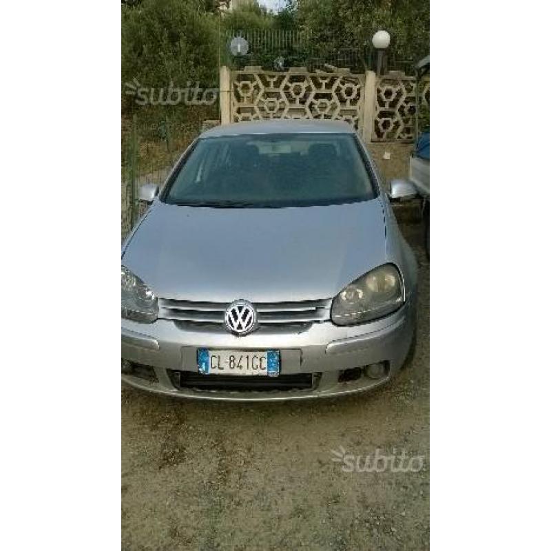 VOLKSWAGEN Golf 5ª serie - 2004