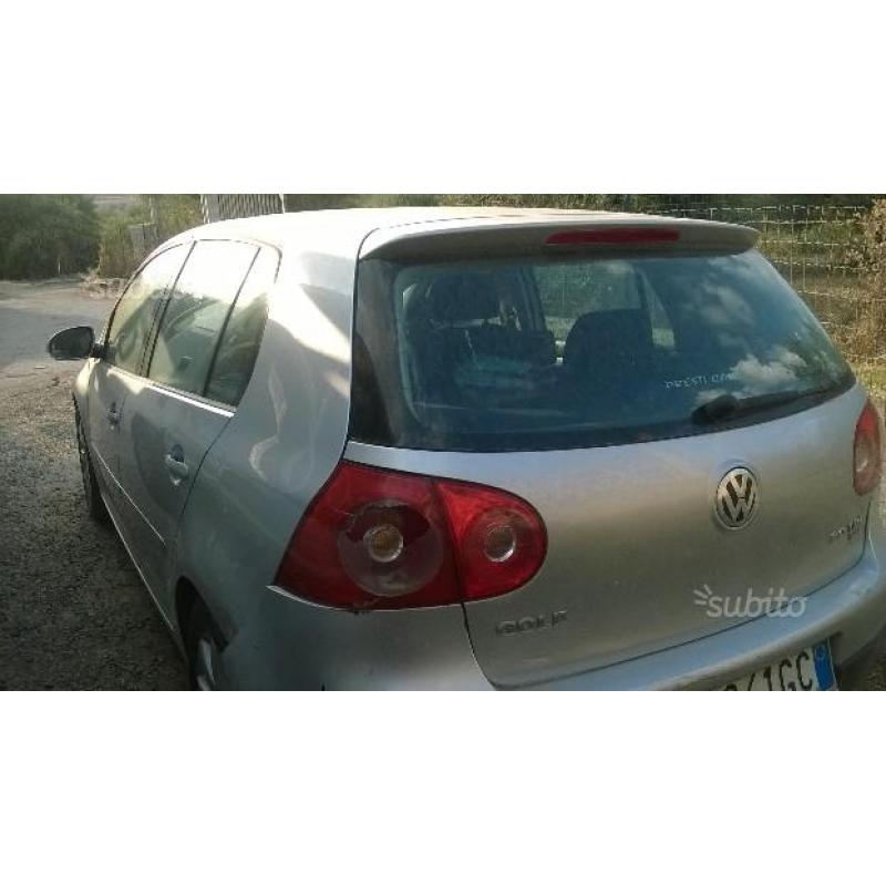 VOLKSWAGEN Golf 5ª serie - 2004