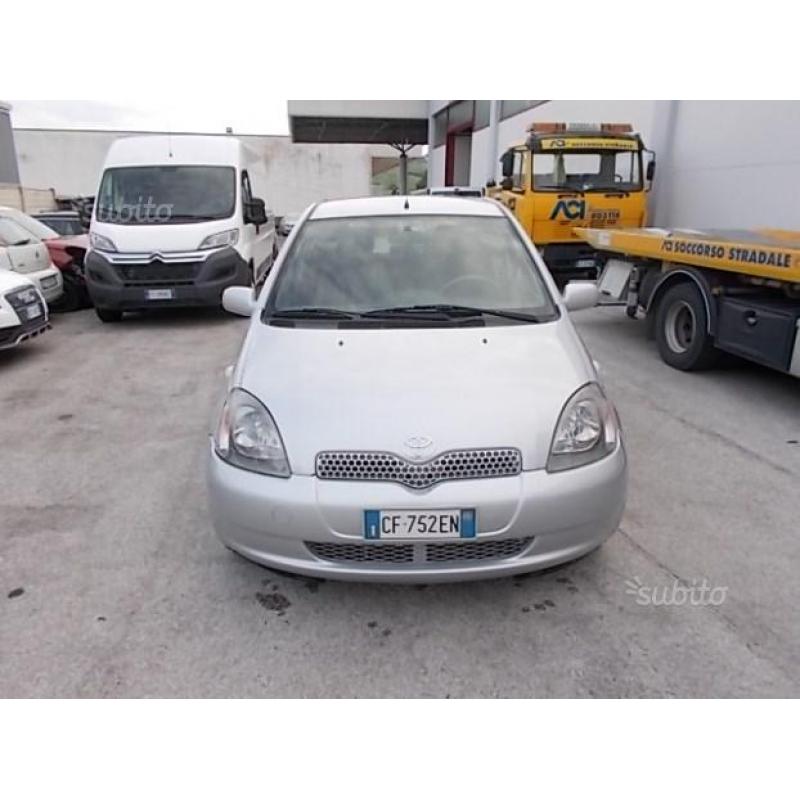 TOYOTA Yaris - 2002