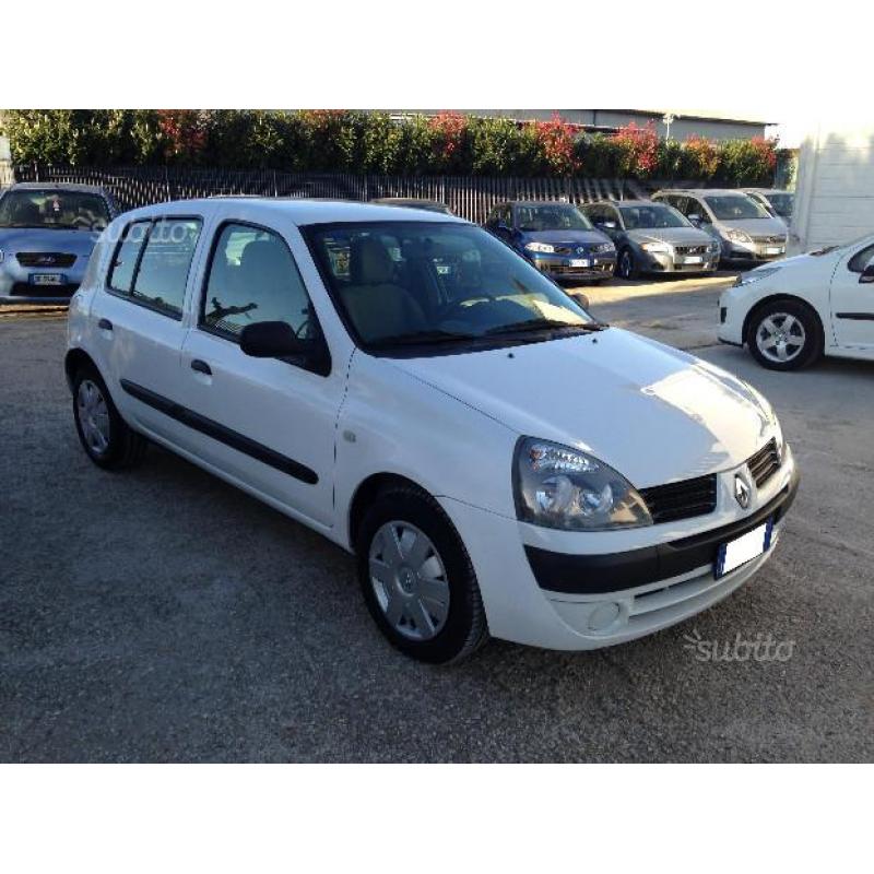 RENAULT Clio 2ª serie - 2005