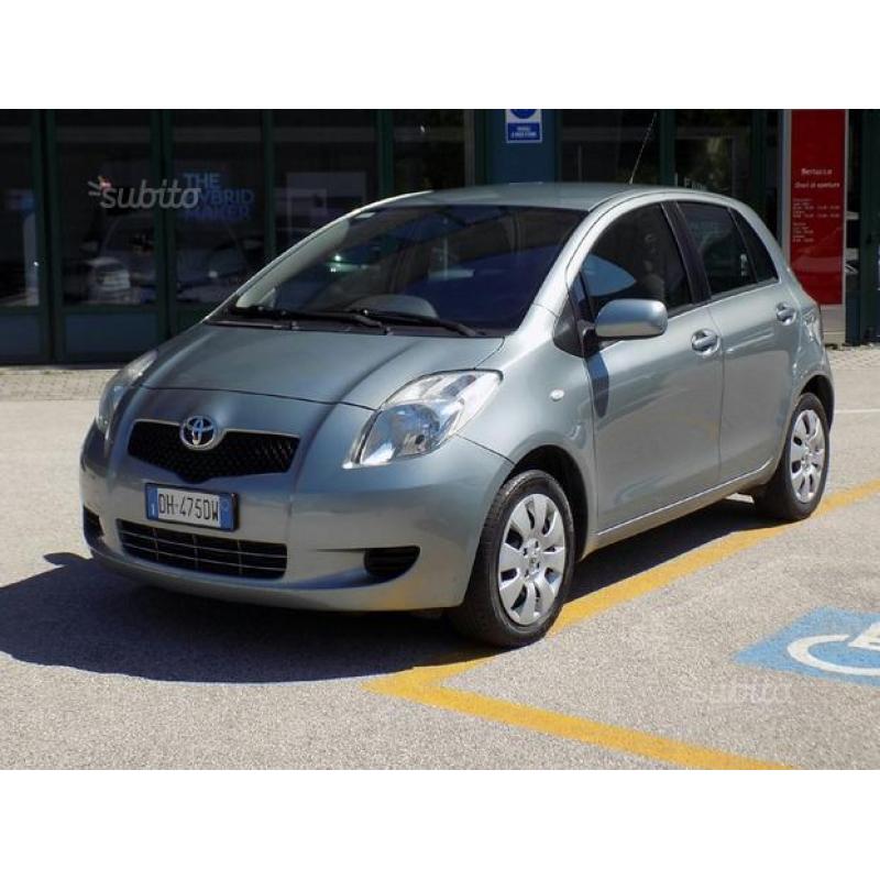 TOYOTA Yaris 1.0 5 porte Sol