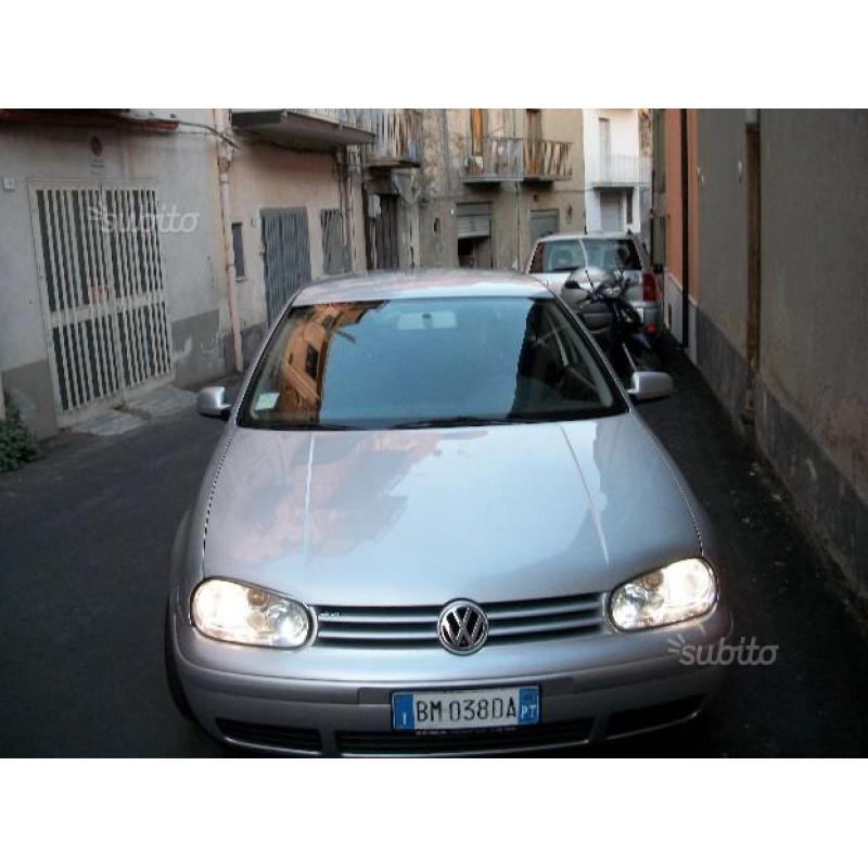 VOLKSWAGEN Golf 4ª serie - 2000