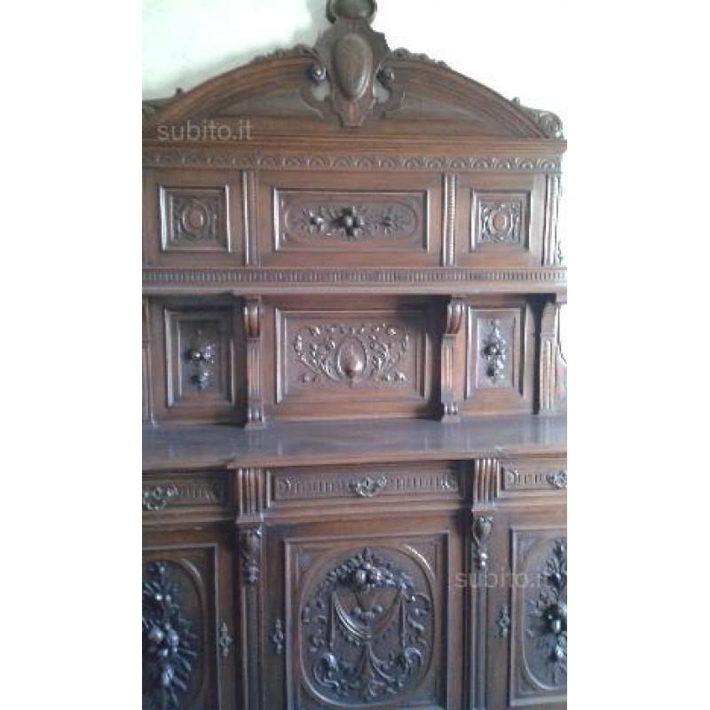 Credenza antica