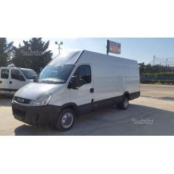 IVECO Daily 35C15 furgone anno 2011