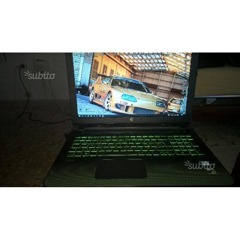 HP Pavilion Gaming Notebook - 15-ak002nl