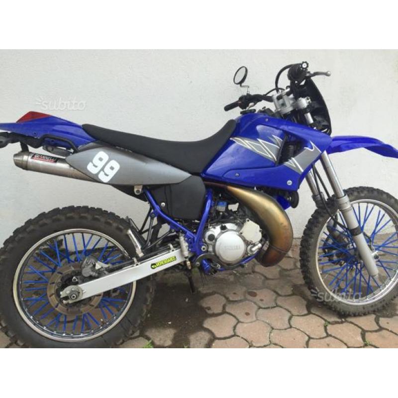 Yamaha dt 125 r De06