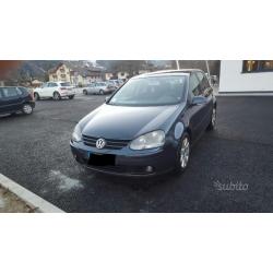 VOLKSWAGEN Golf 5ª serie - 2004