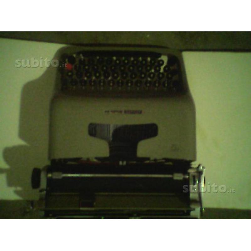 Olivetti macchina da scrivere