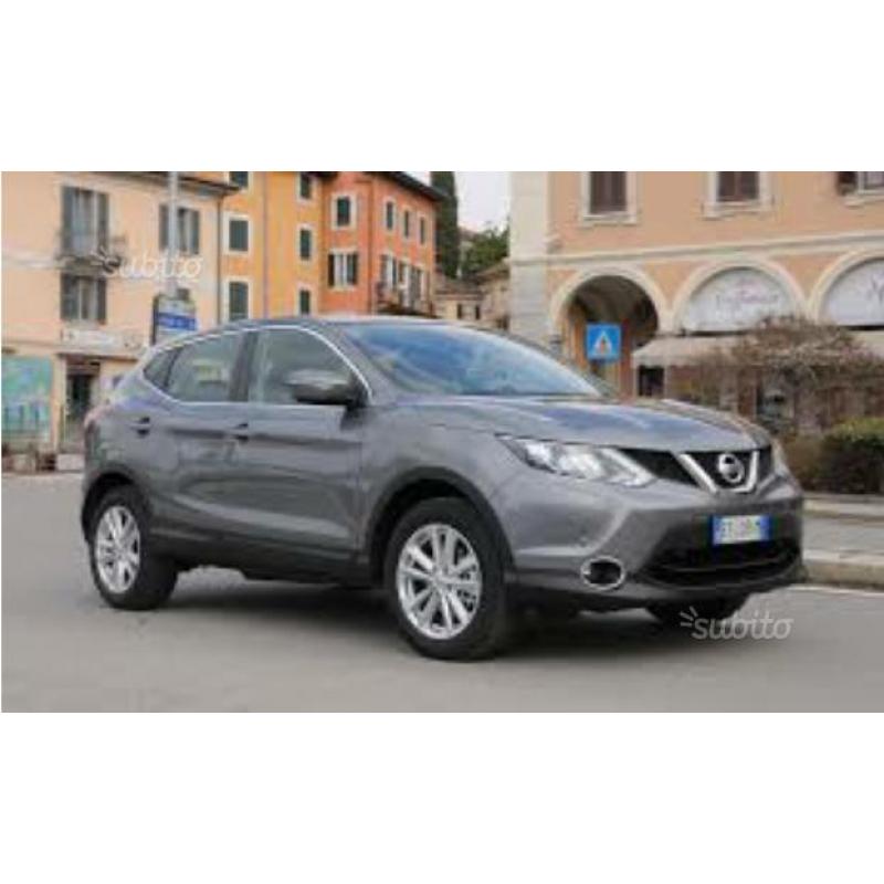 Nissan qashqai molto bello