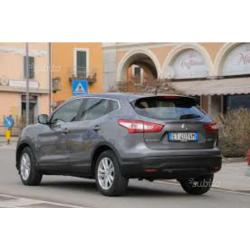 Nissan qashqai molto bello