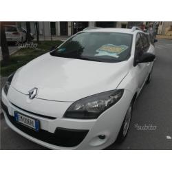 Renault Megane 1.6 SporTour Wave - 2012