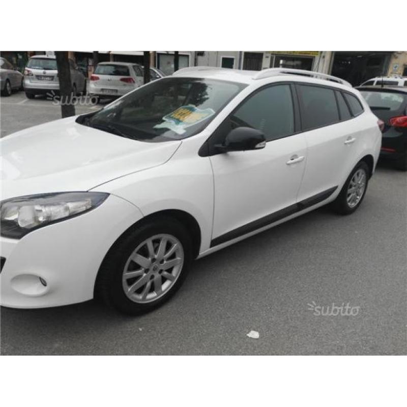 Renault Megane 1.6 SporTour Wave - 2012