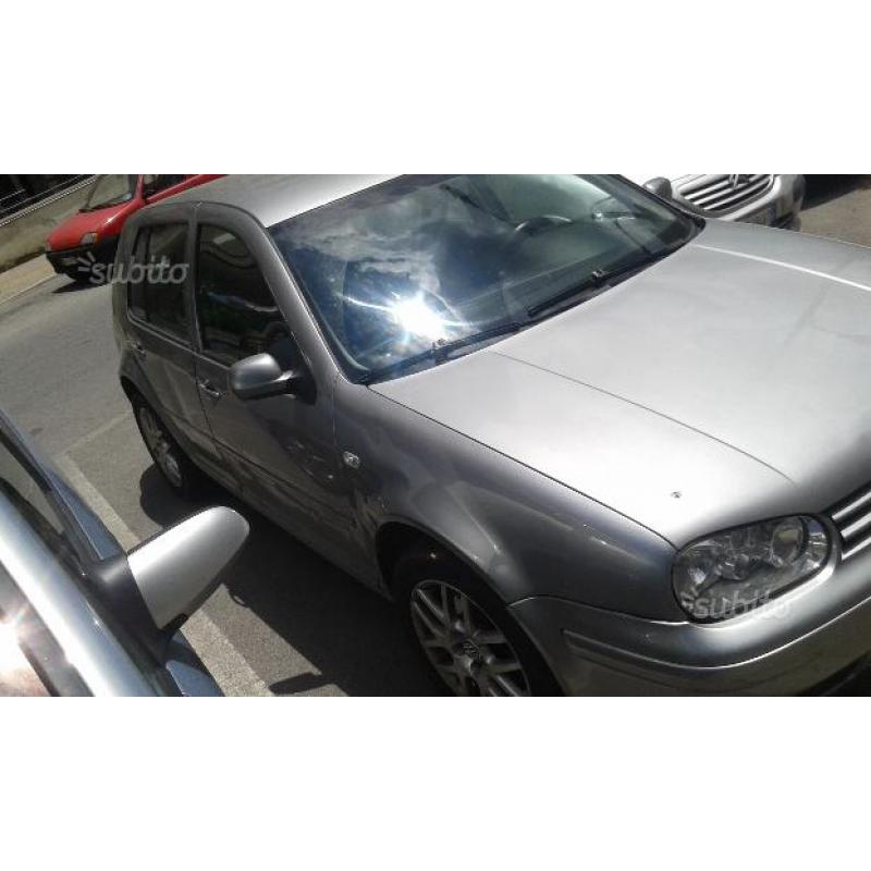 VOLKSWAGEN Golf 4ª serie - 2004 Tdi