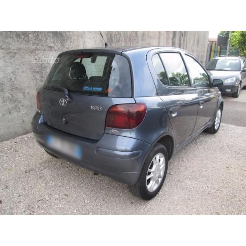 TOYOTA Yaris 1.4 d4d sol 5p