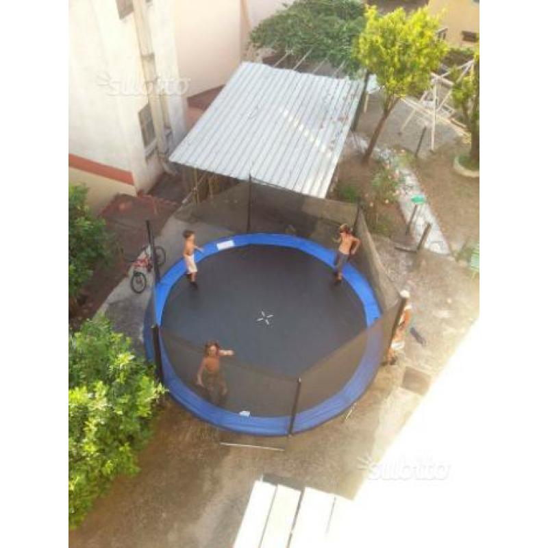 Trampolino da giardino