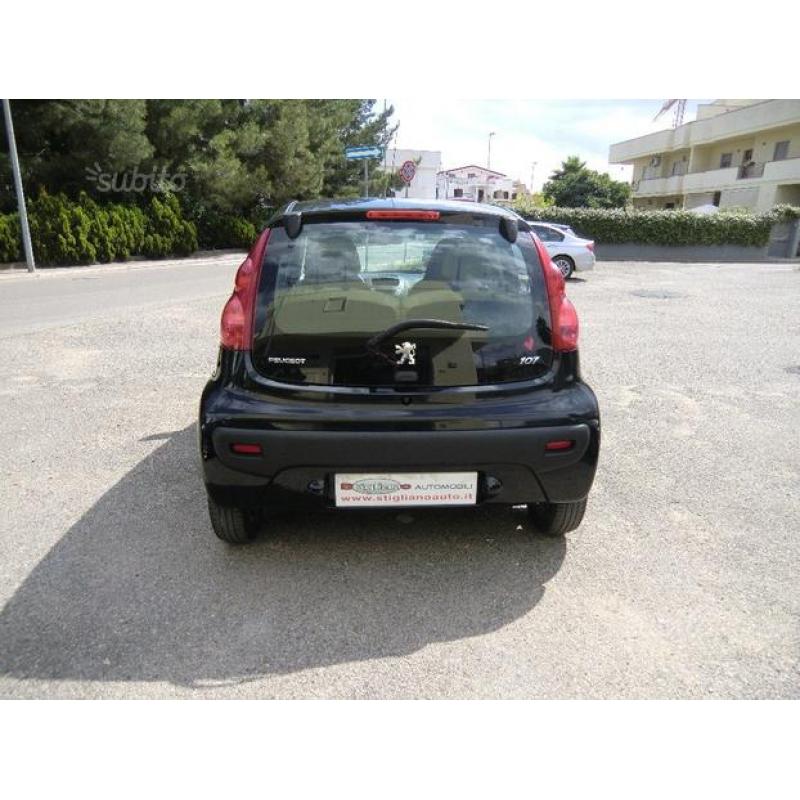 PEUGEOT 107 1.0 68CV 5p. Sweet Years 2Tronic