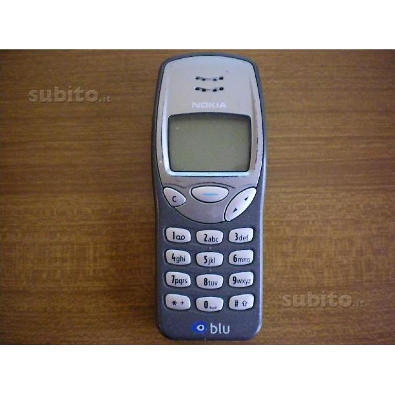 Cellulare NOKIA 3210 grigio e nero (per ricambi)