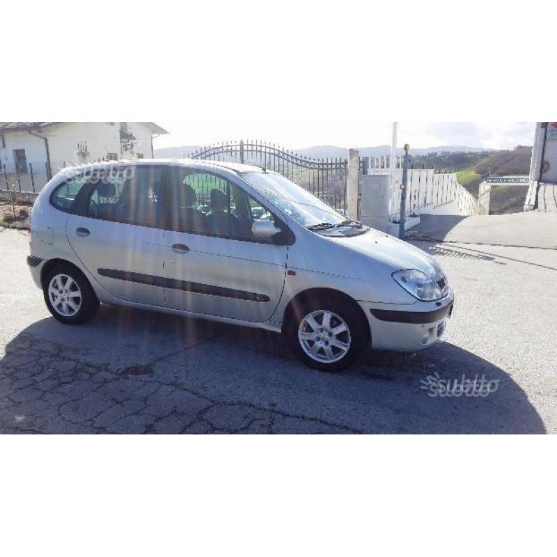 RENAULT Scénic 1.9 DCI