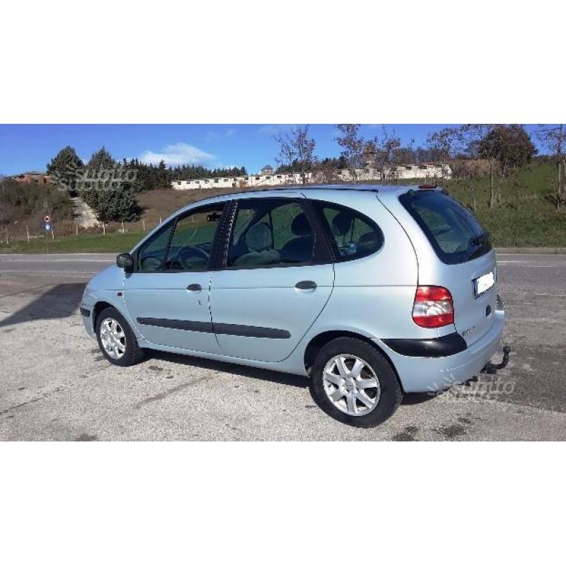 RENAULT Scénic 1.9 DCI