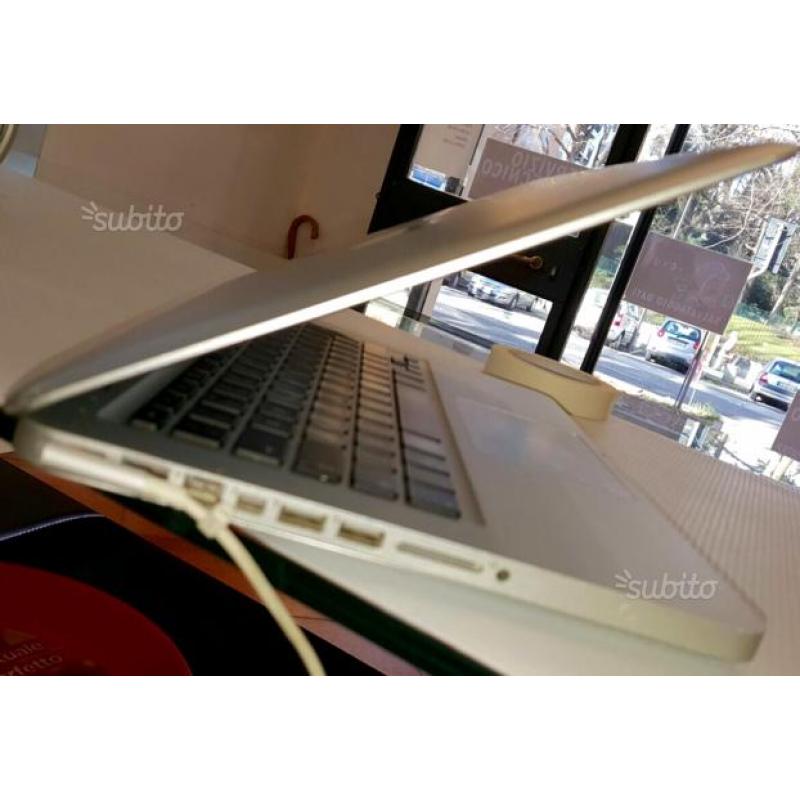 MacBook Pro i5,13" pollici tenuto bene