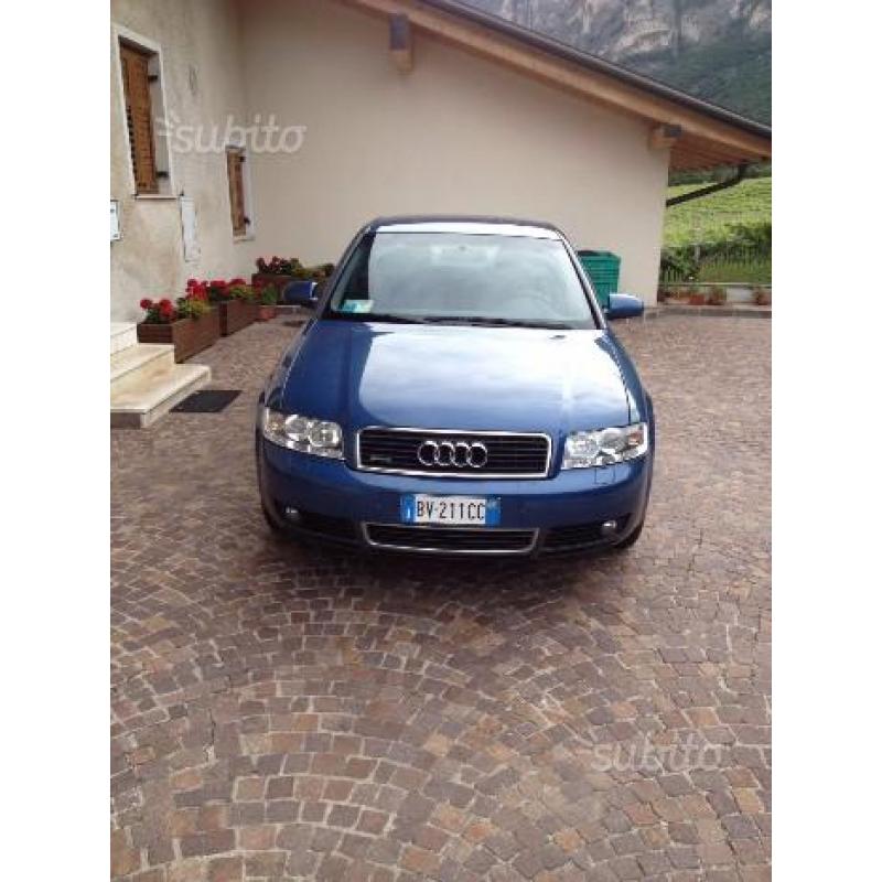 AUDI A4 2ª serie - 2001