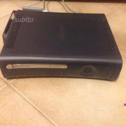 Xbox 360 da 120GB + giochi e accessori