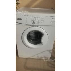 Lavatrice Whirlpoolp perfettamente funzionante