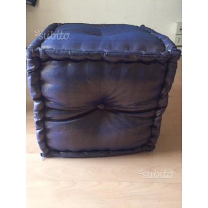 Pouf blu cangiante