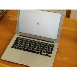 Macbook air 13 i7 8gb 128 gb ssd gpu hd 5000