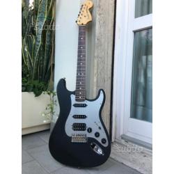 Fender STRATOCASTER DELUXE