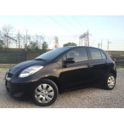 TOYOTA YARIS SOL (ben tenuta)(garantita)