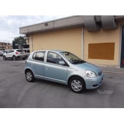 TOYOTA YARIS 1.4 cdi 5 porte 26/28 km/litro 2004