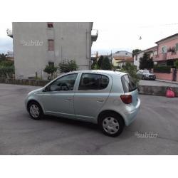 TOYOTA YARIS 1.4 cdi 5 porte 26/28 km/litro 2004