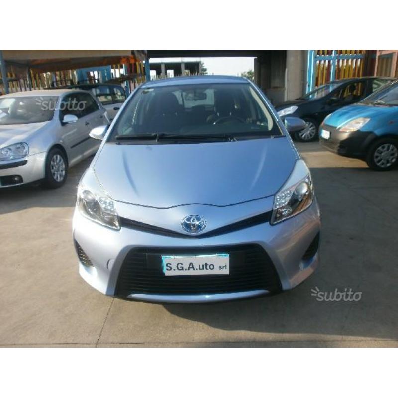 TOYOTA Yaris - 2012