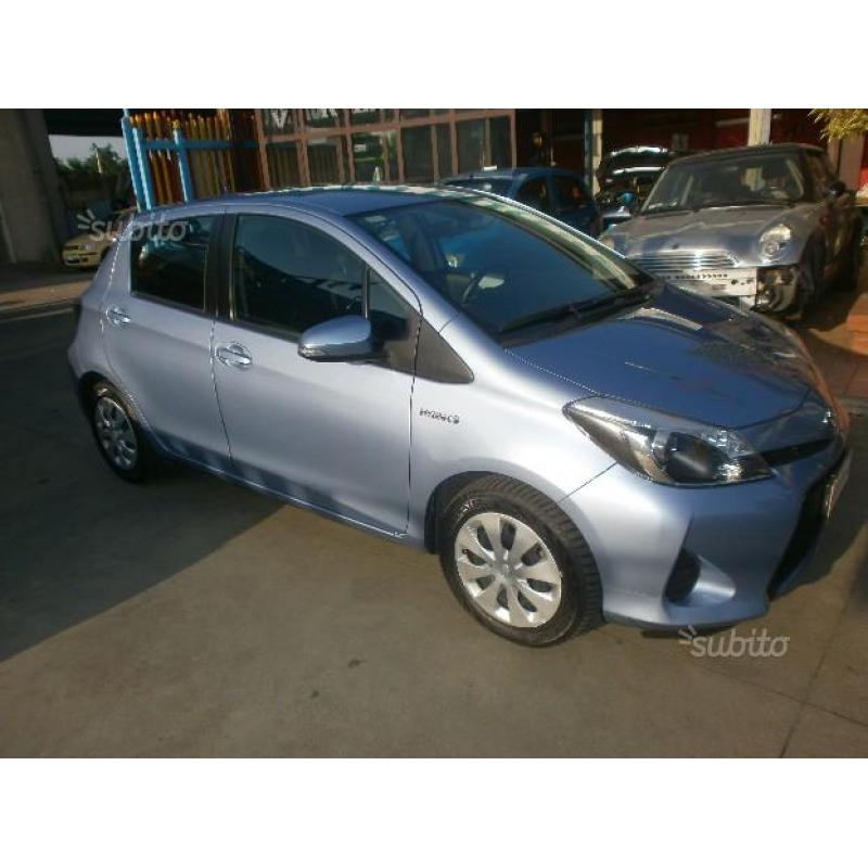 TOYOTA Yaris - 2012