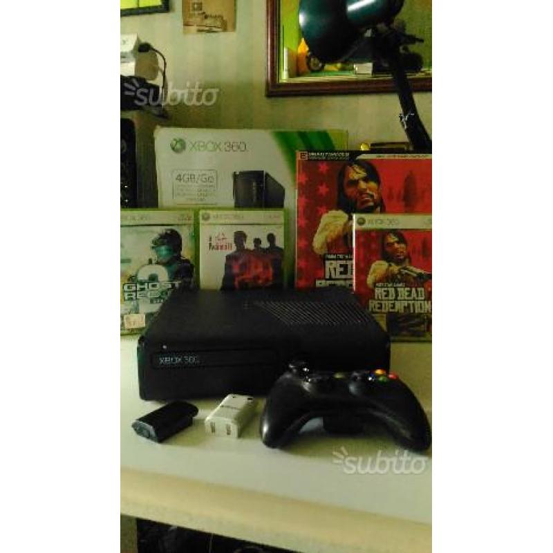 XBox 360 4Gb, 3 giochi, joypad, batt.di riserva