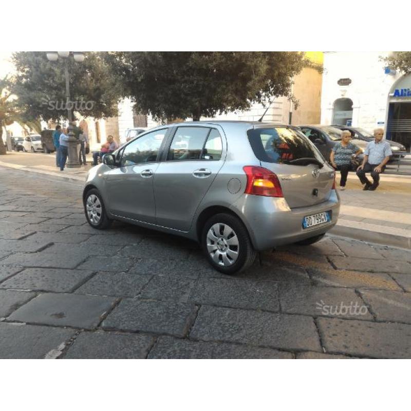 Toyota yaris d-4d diesel anno 10/2006 5 porte