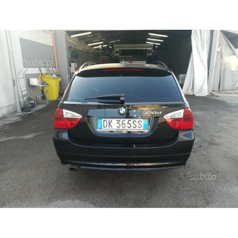 Splendida BMW 320 d automatic futura